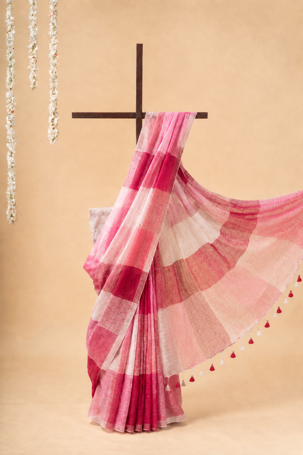 Red Pik white Linen by Linen saree