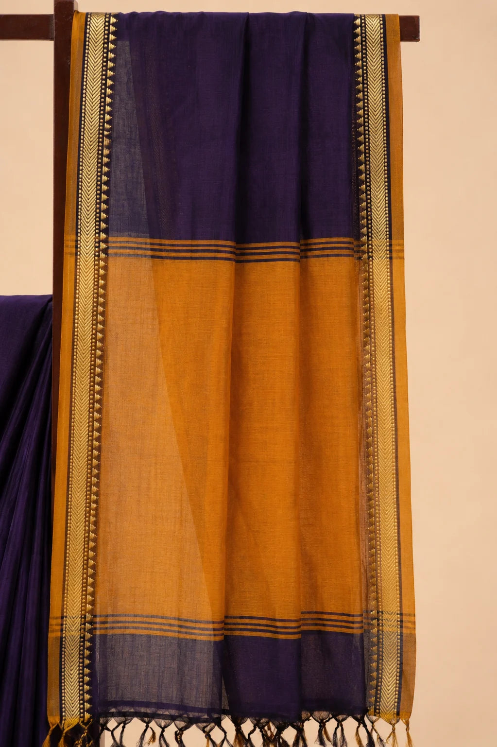 Violet Narayanpet Handloom Cotton Saree with Thin border