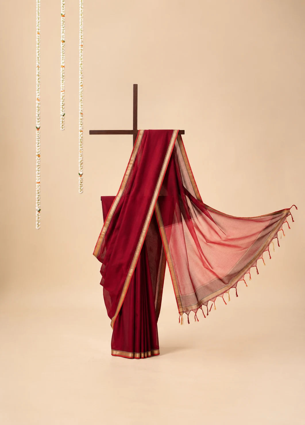 Red Narayanpet Handloom Cotton Saree with Thin Border