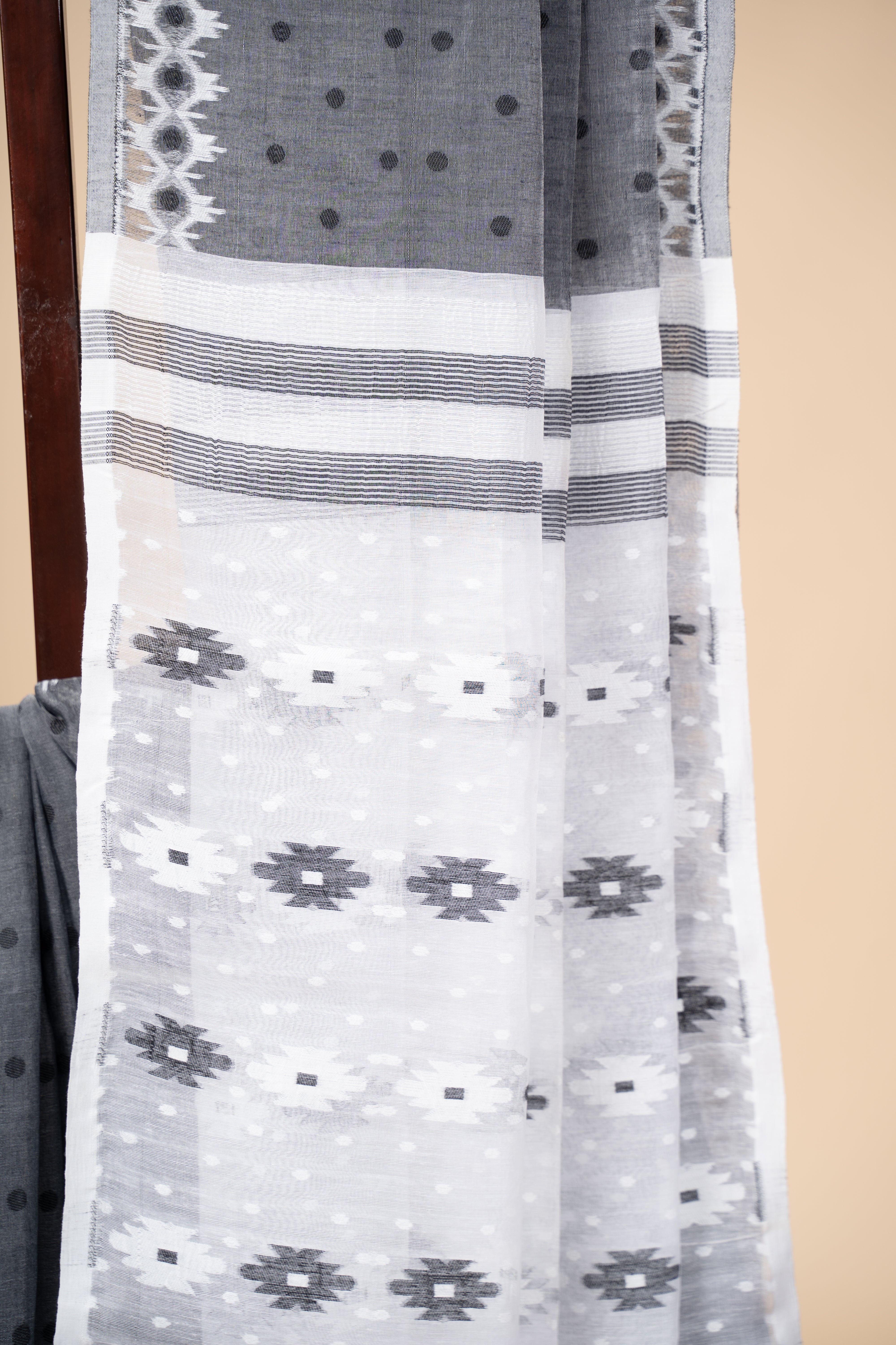 Black and White Dhakai Jamdani Saree