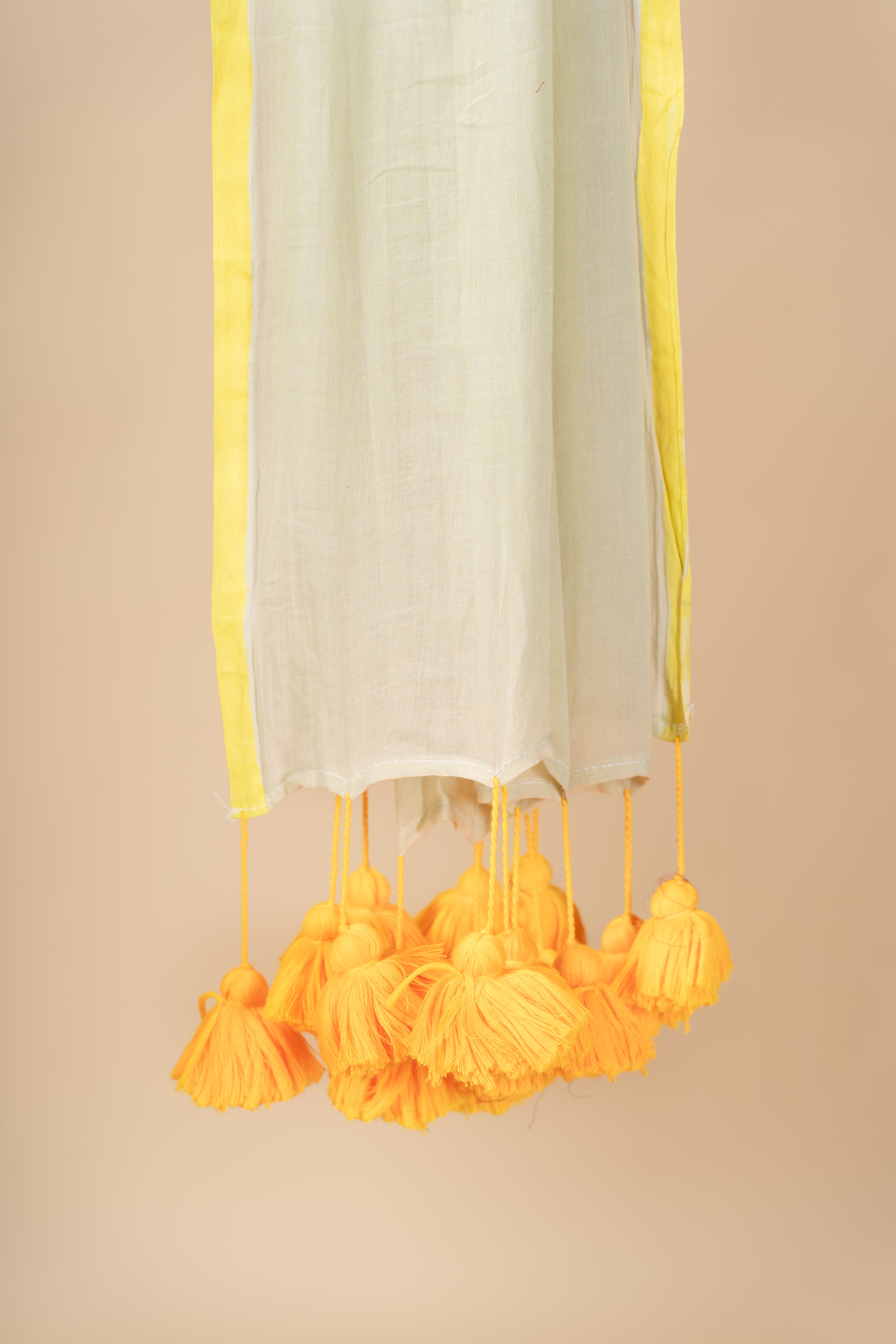 Mul cotton Saree With Hand Painted Border & Hand Tufted Pom Pom