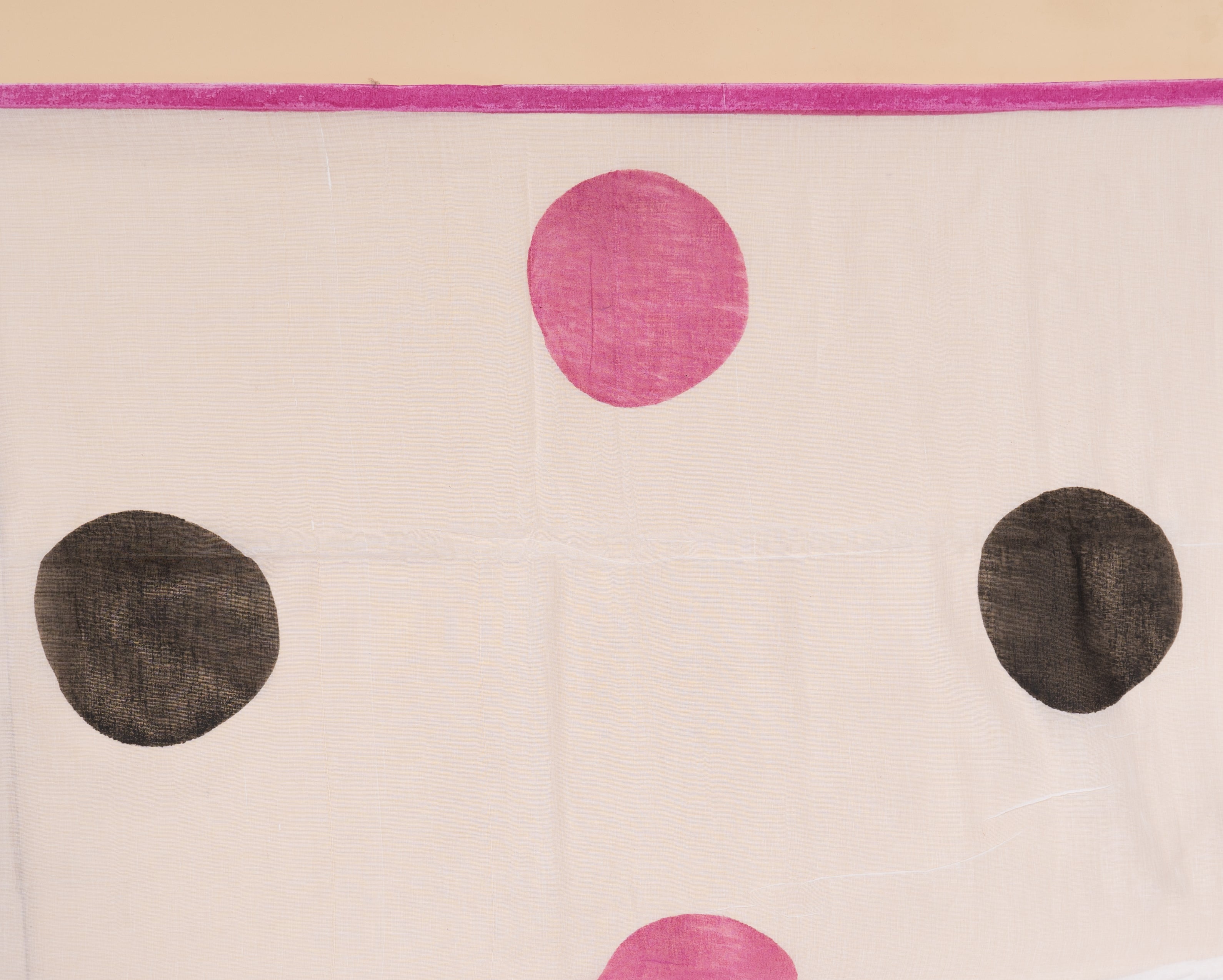 Mul cotton saree with handpainted border with polka dots