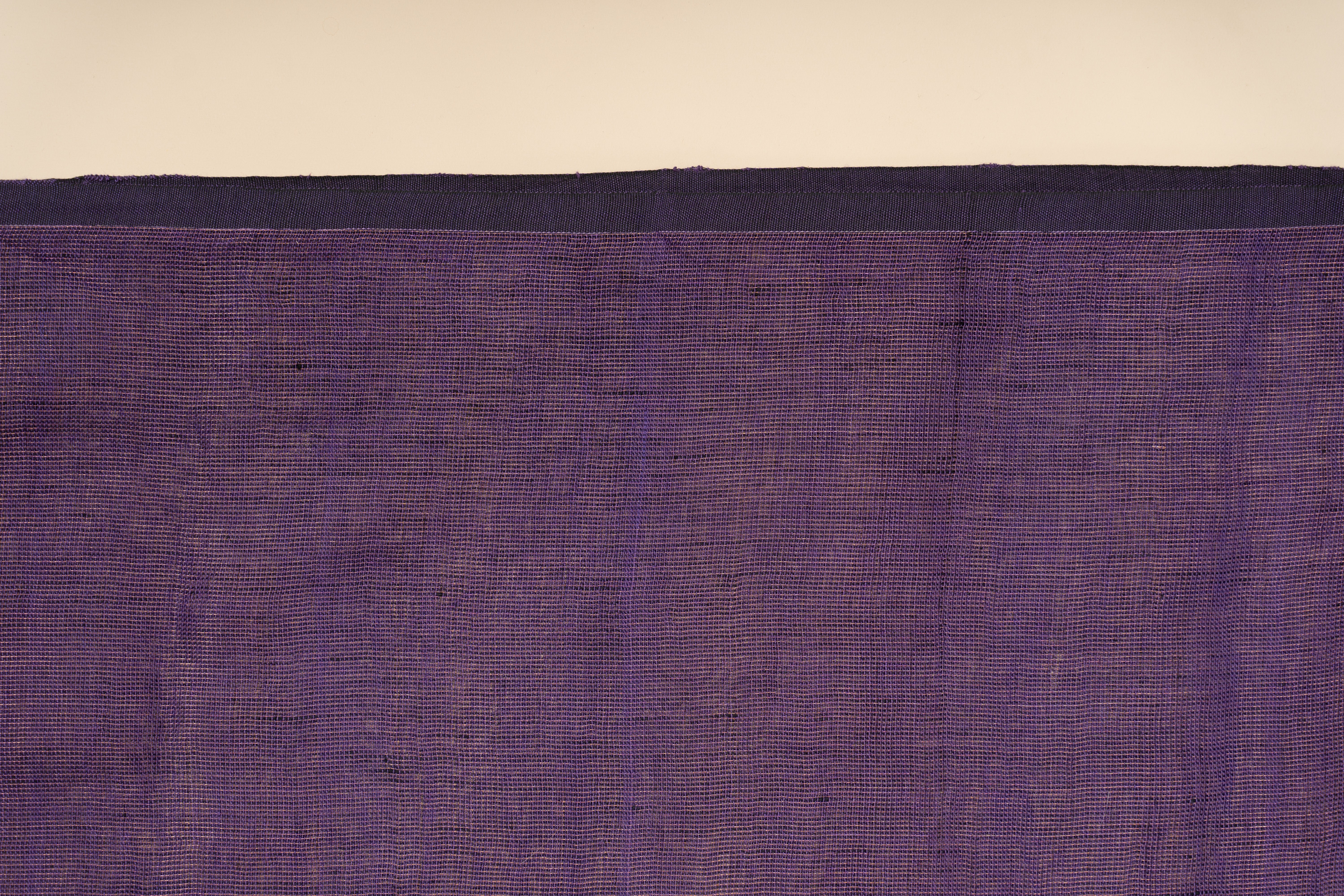 Linen Saree with Golden Zari Pallu