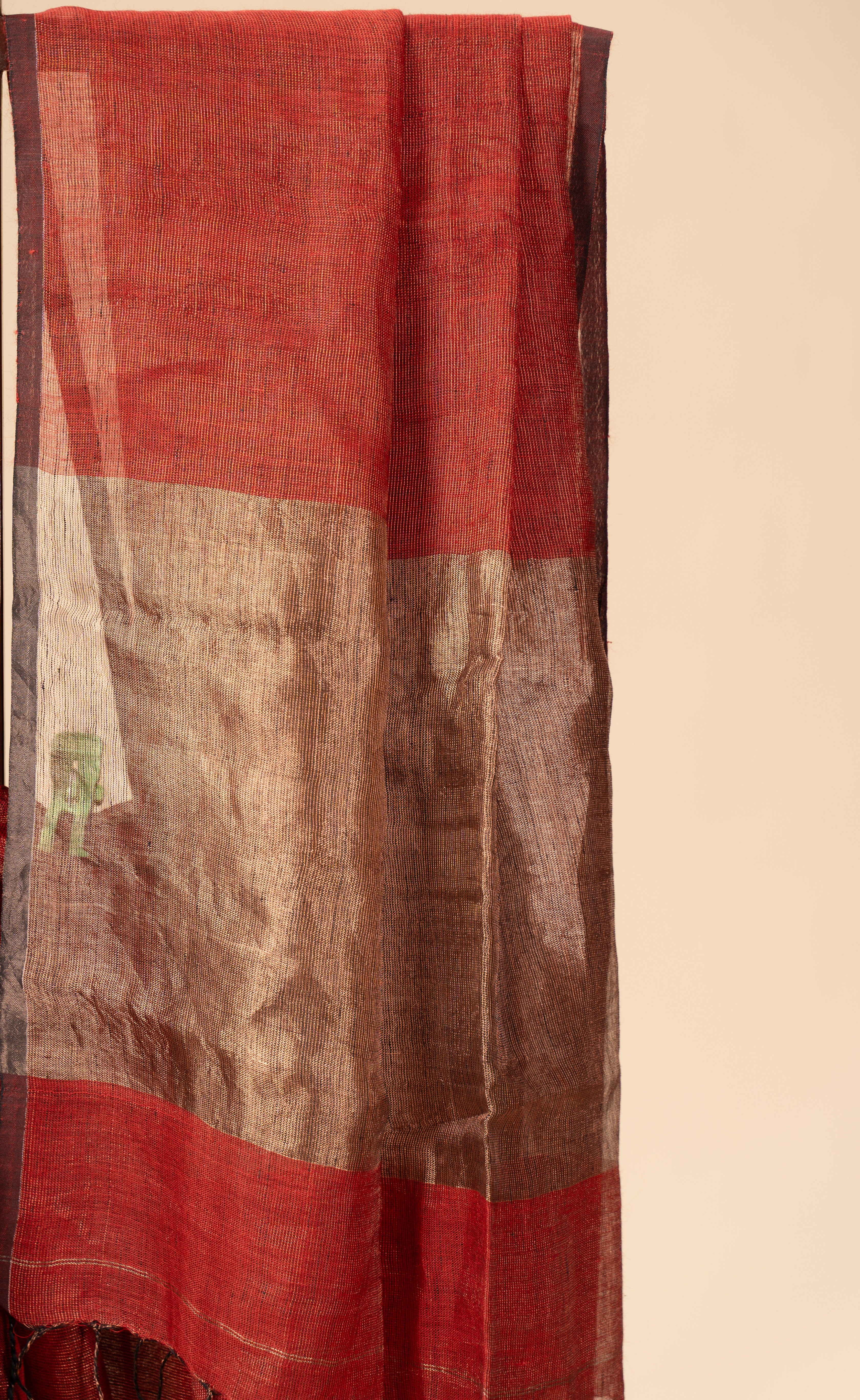 Linen Saree with Golden Zari Pallu