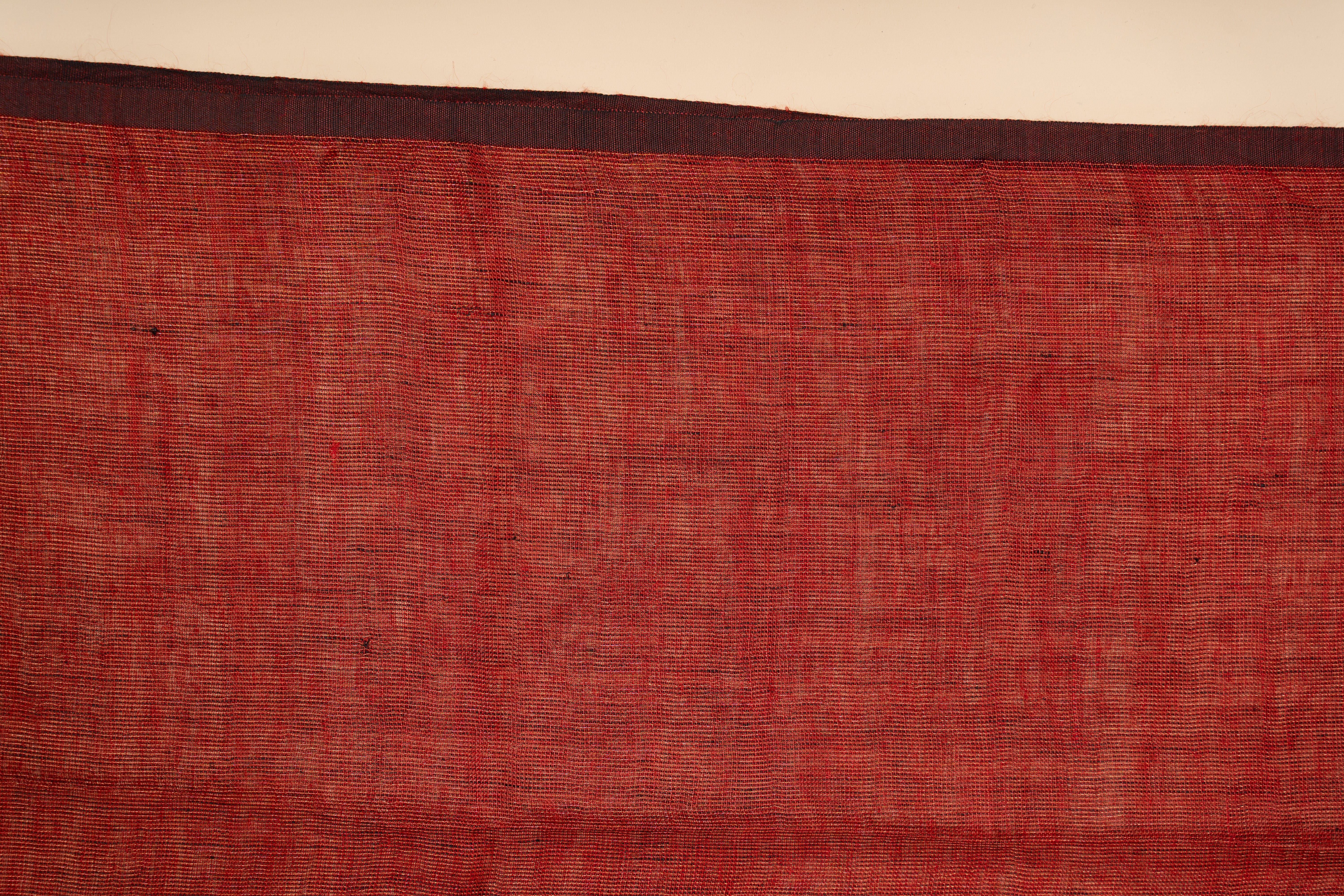 Linen Saree with Golden Zari Pallu