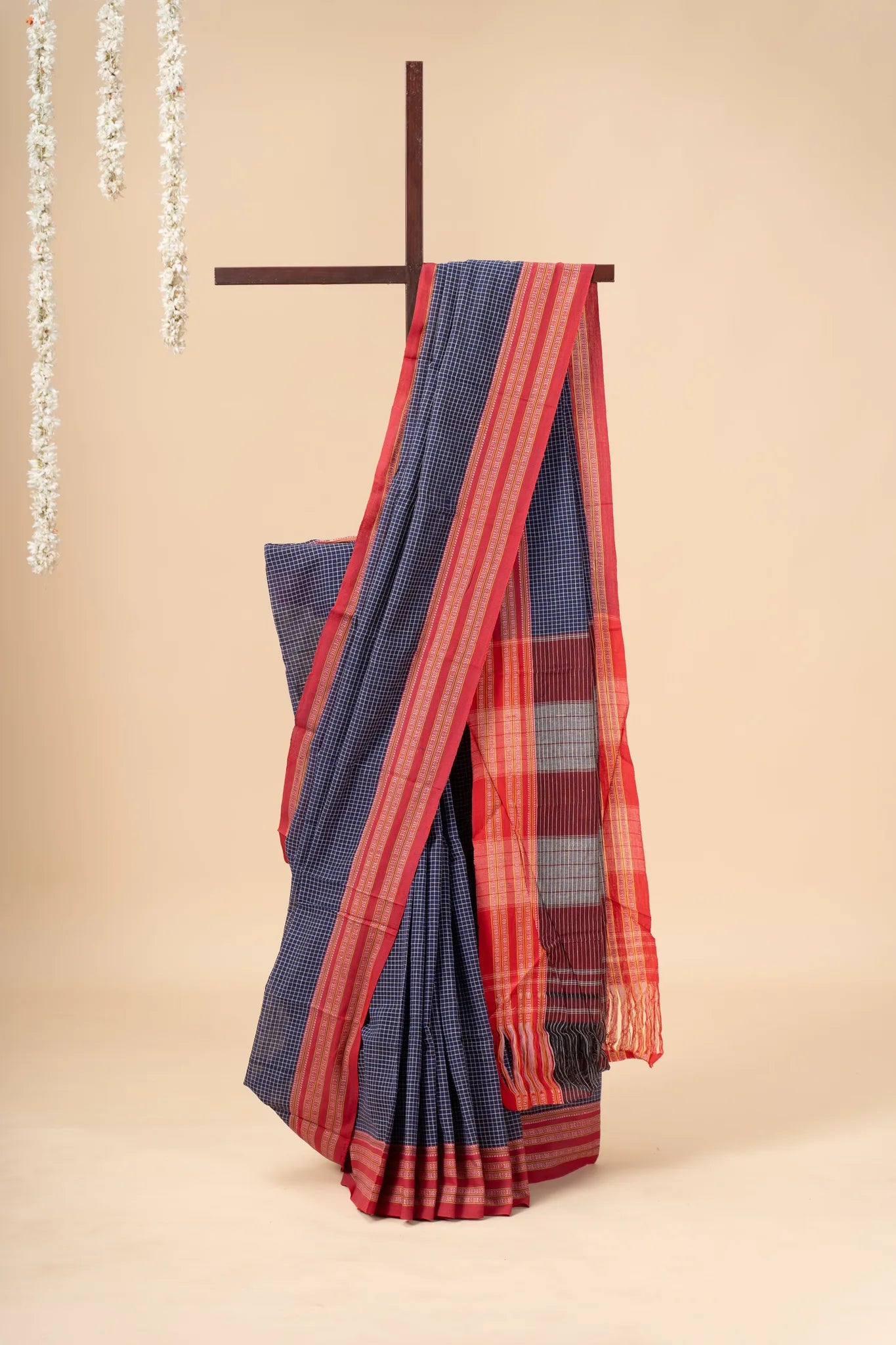 Blue & Red Patteda Anchu Handloom Cotton Saree - view 2