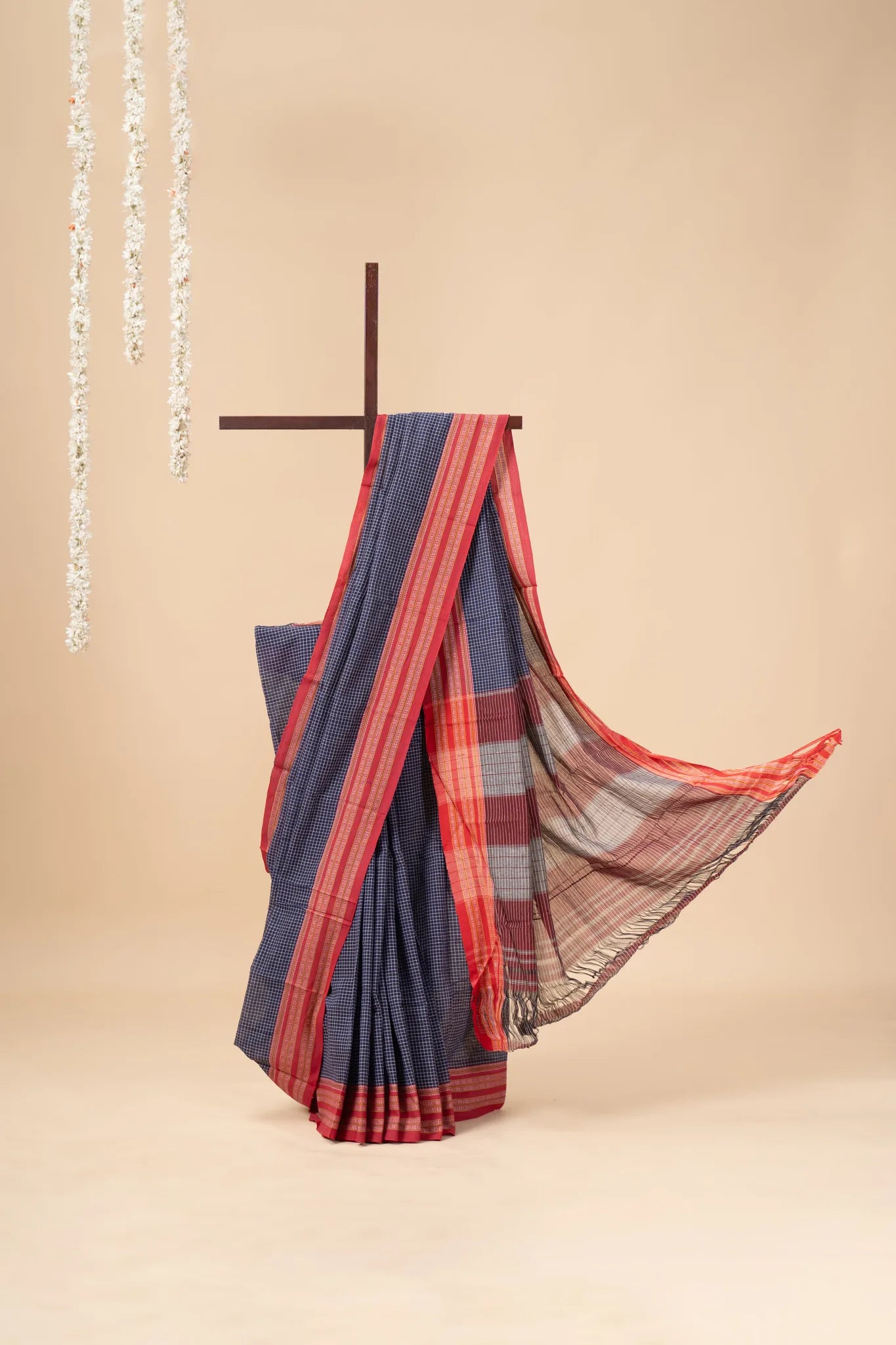 Blue & Red Patteda Anchu Handloom Cotton Saree
