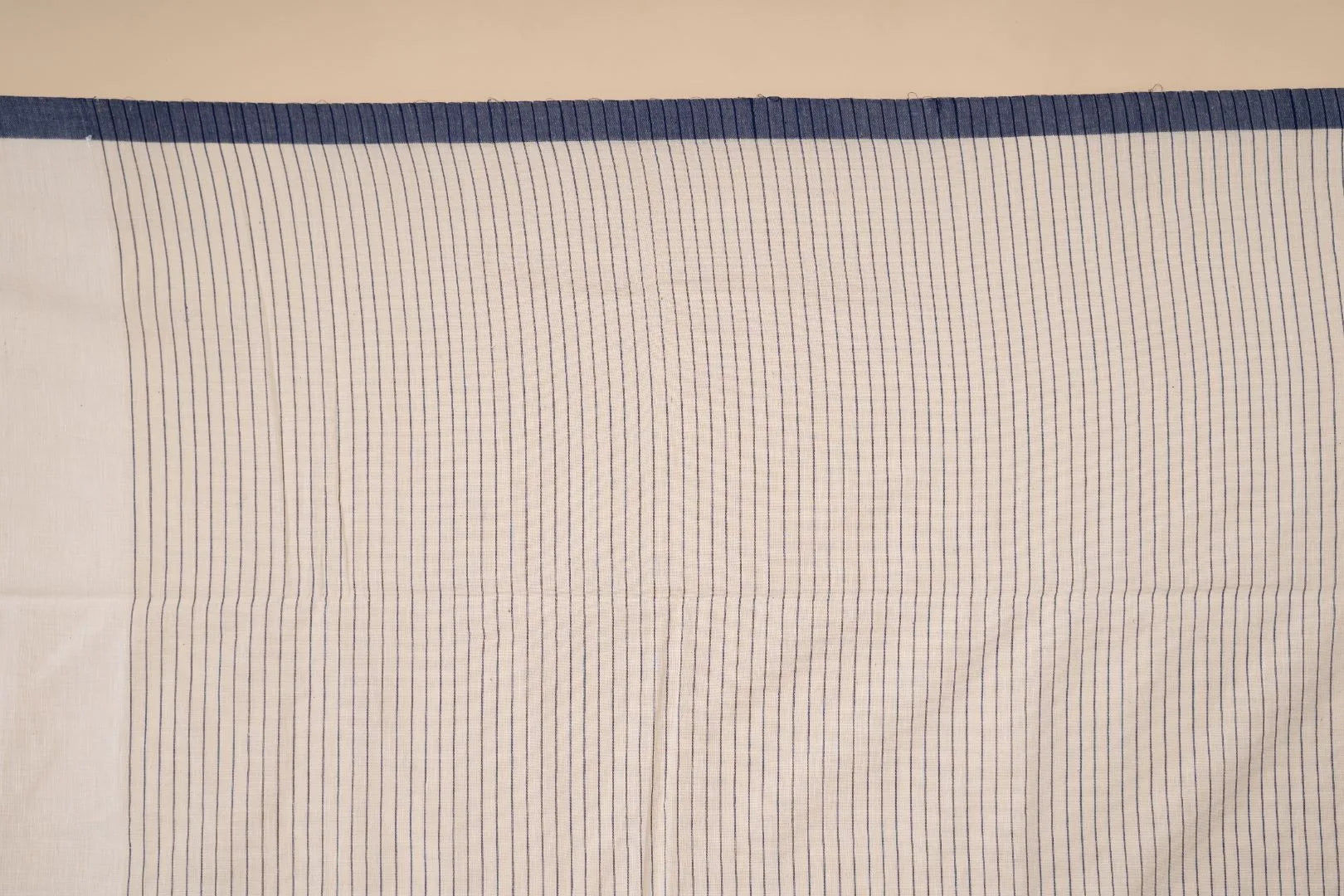 Jamdani Buta White Handwoven Bengal Cotton Saree - view 4