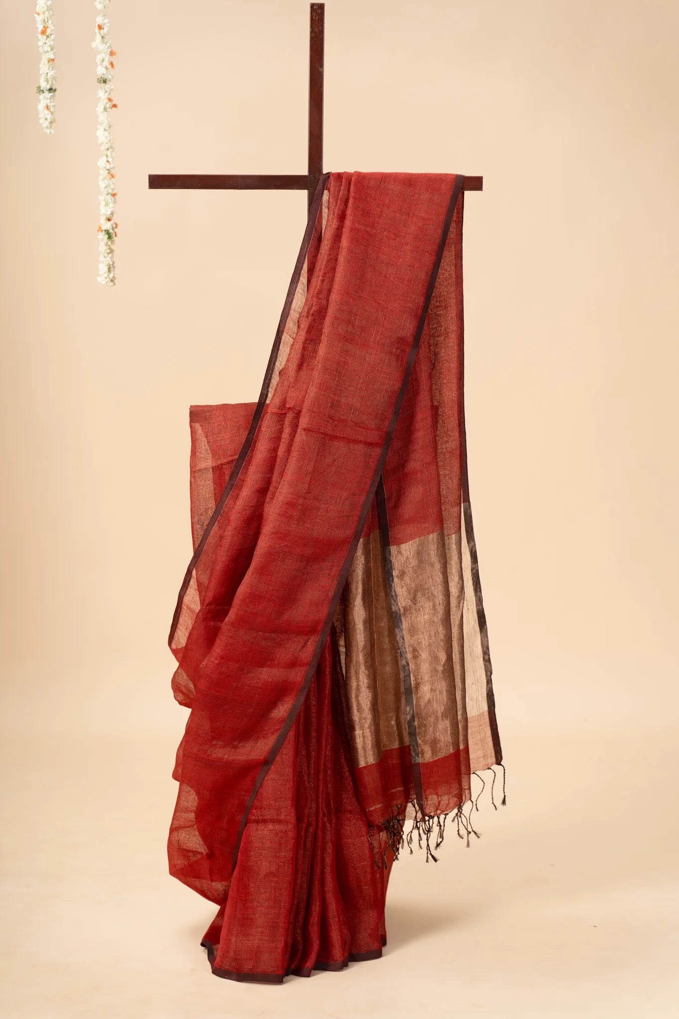 Brick Red Linen Saree with Golden Zari Pallu