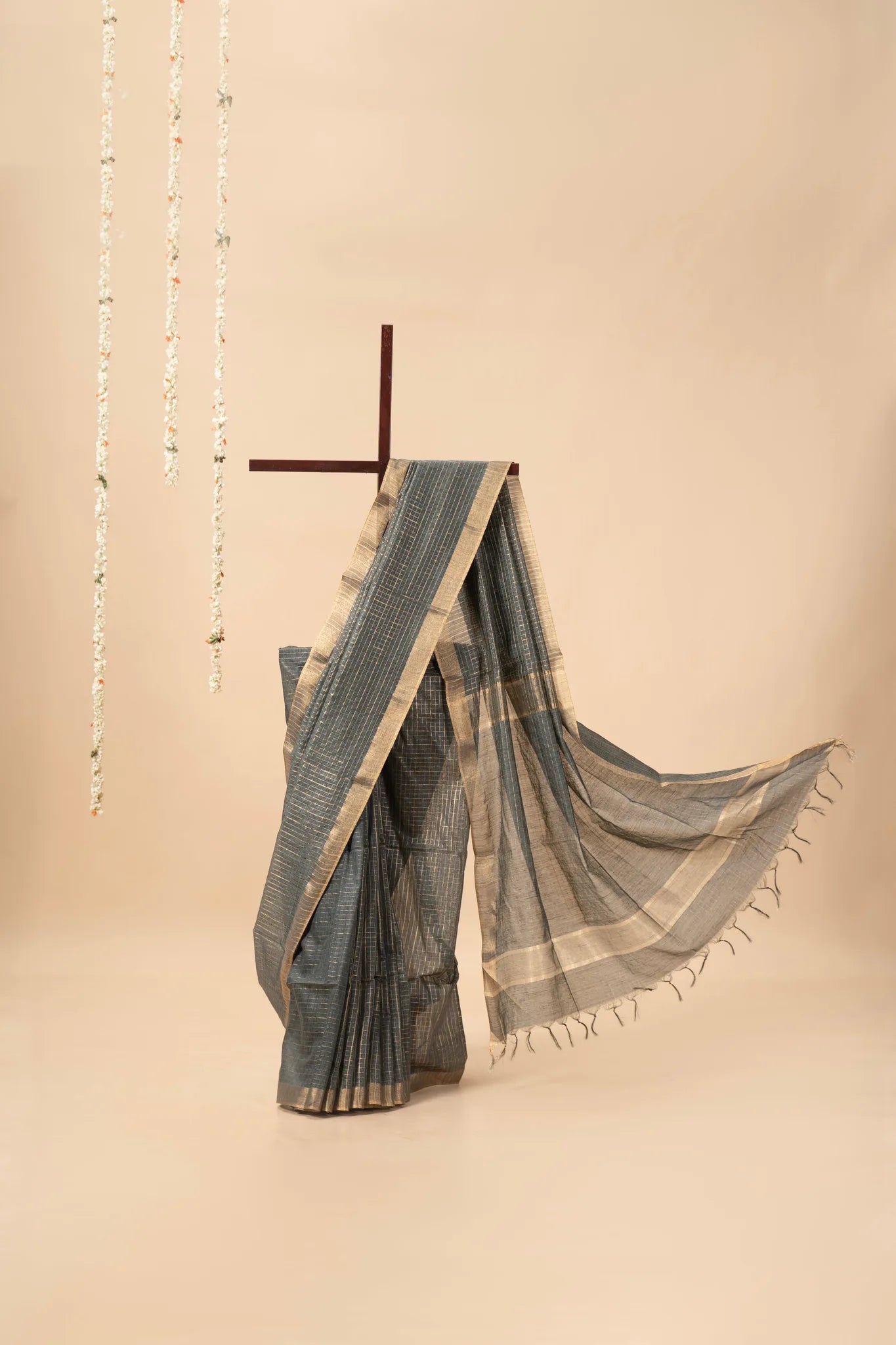Grey Check Patterned Semi Tussar Silk Saree With Golden Zari - view 2