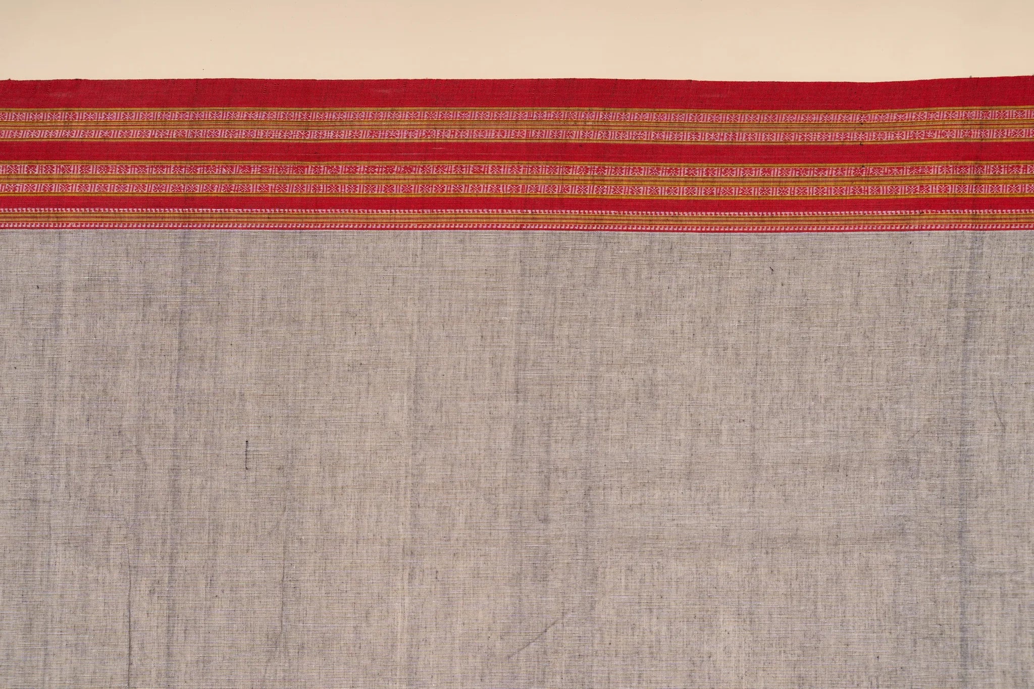 Grey & Red Patteda Anchu Handloom Cotton Saree - view 4