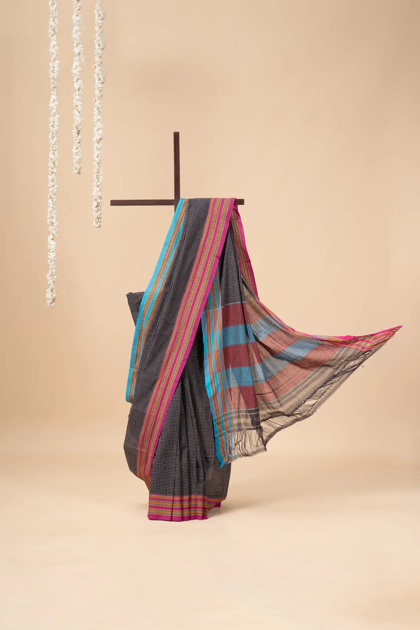 Grey & Teal Patteda Anchu Handloom Cotton Saree