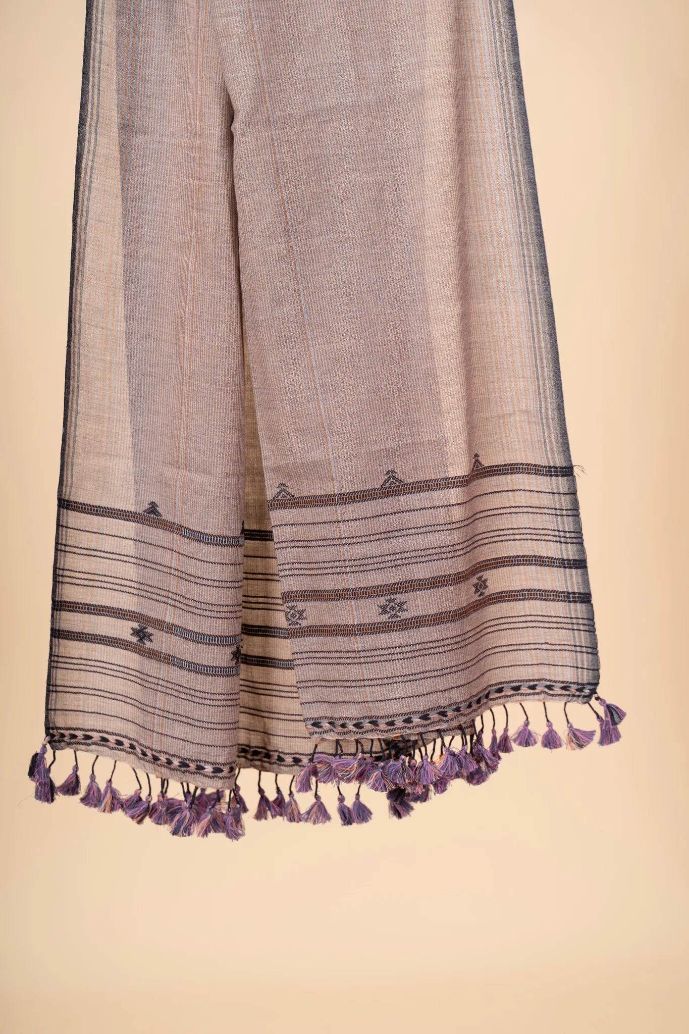 Handwoven Bhujodi Stole - view 3