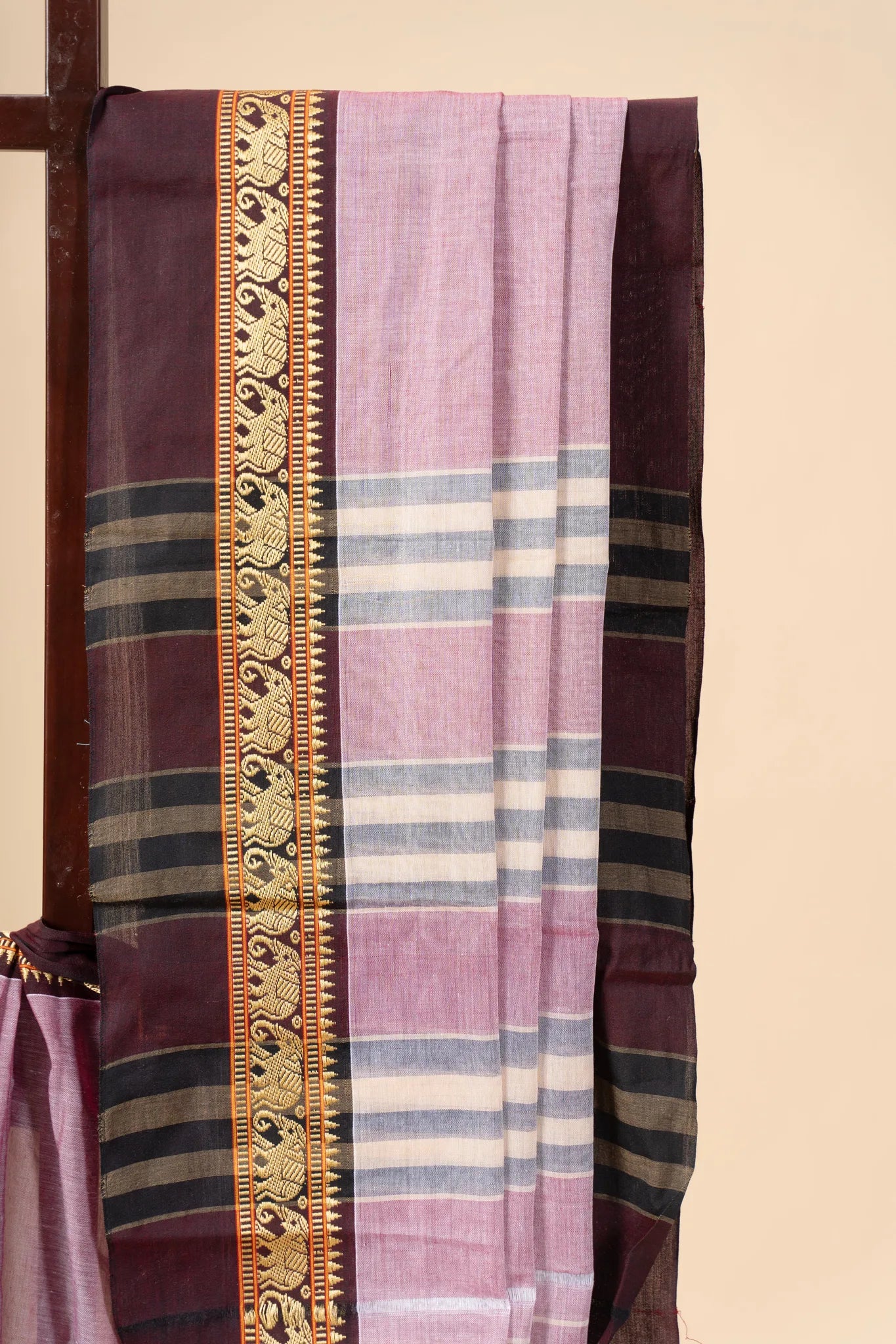 Mauve Narayanpet Handloom Cotton Saree with Elephant Border - view 3