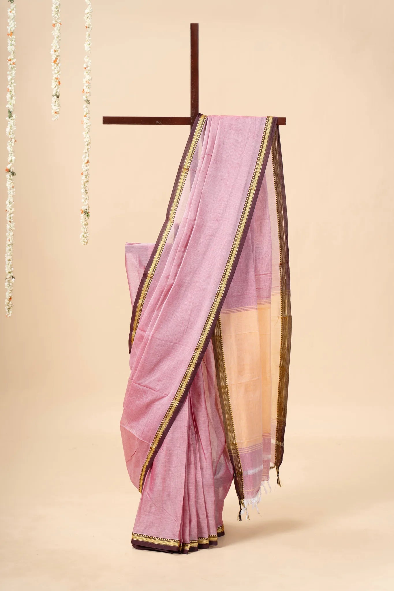 Mauve Narayanpet Handloom Cotton Saree with Thin Border - view 2