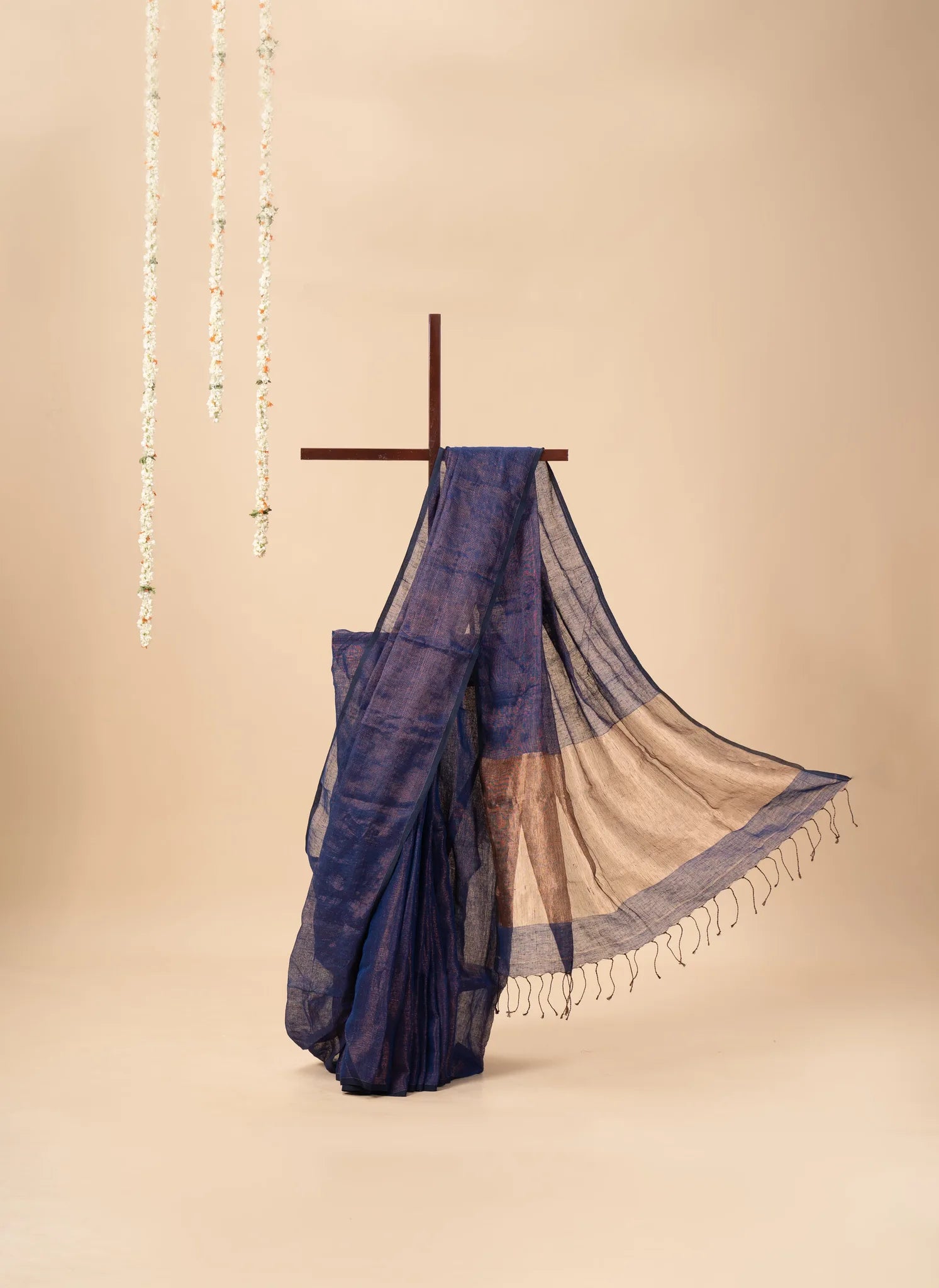 Navy Blue Linen Saree with Golden Zari Pallu - view 2