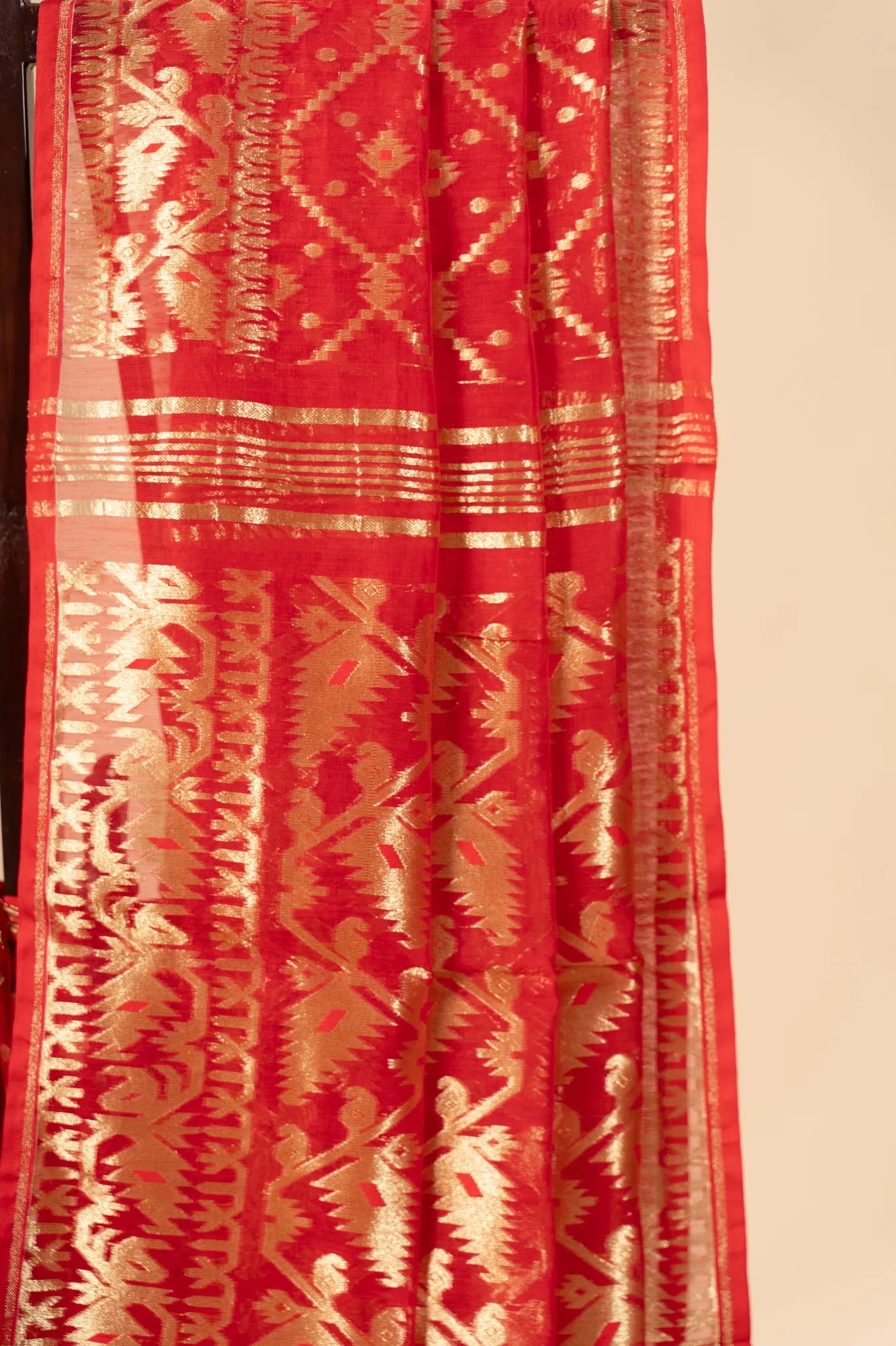 Red With Golden Zari Jhakai Jamdani Saree - view 3