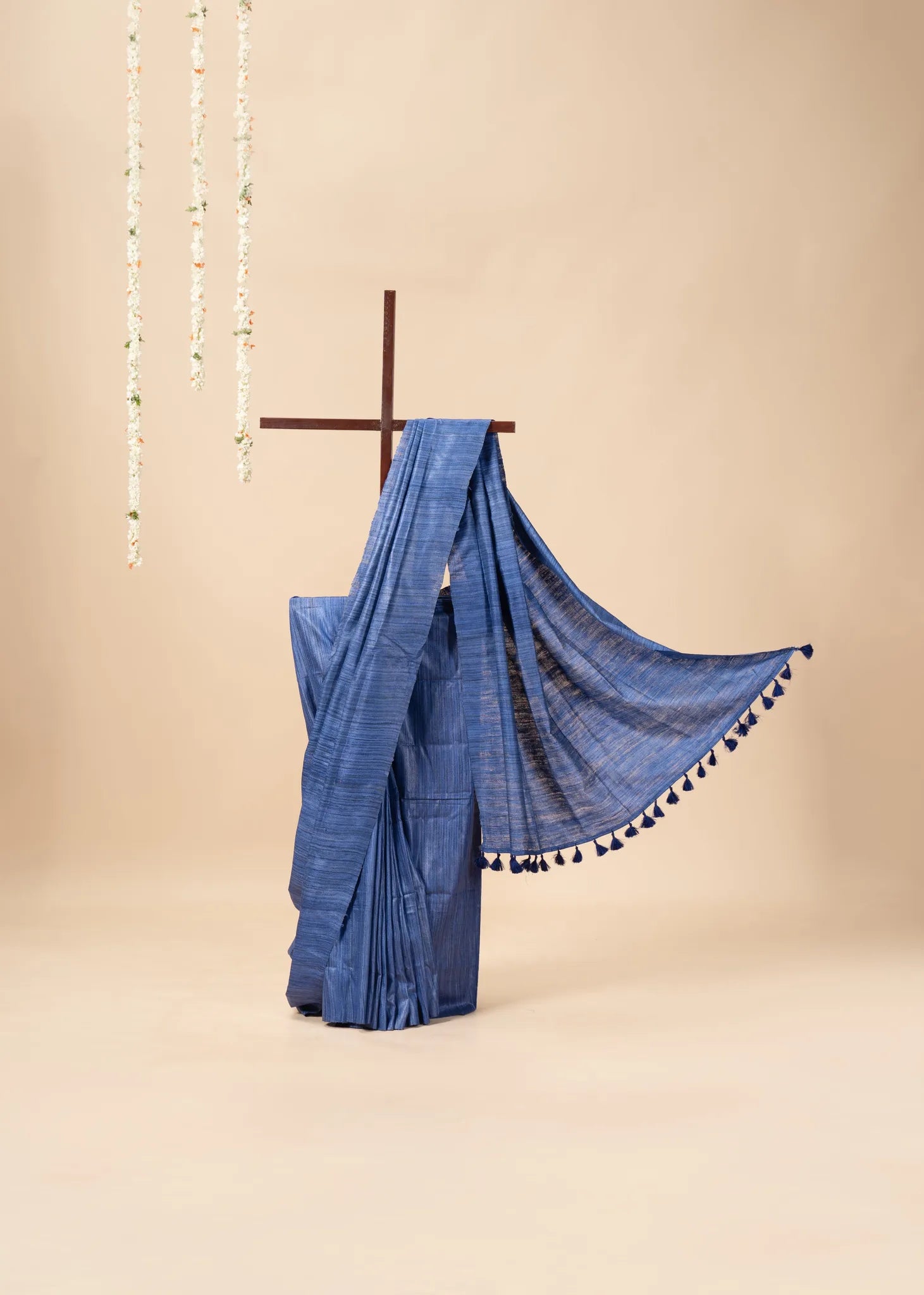 Royal Blue Handwoven Gicha Tussar Silk Saree - view 2