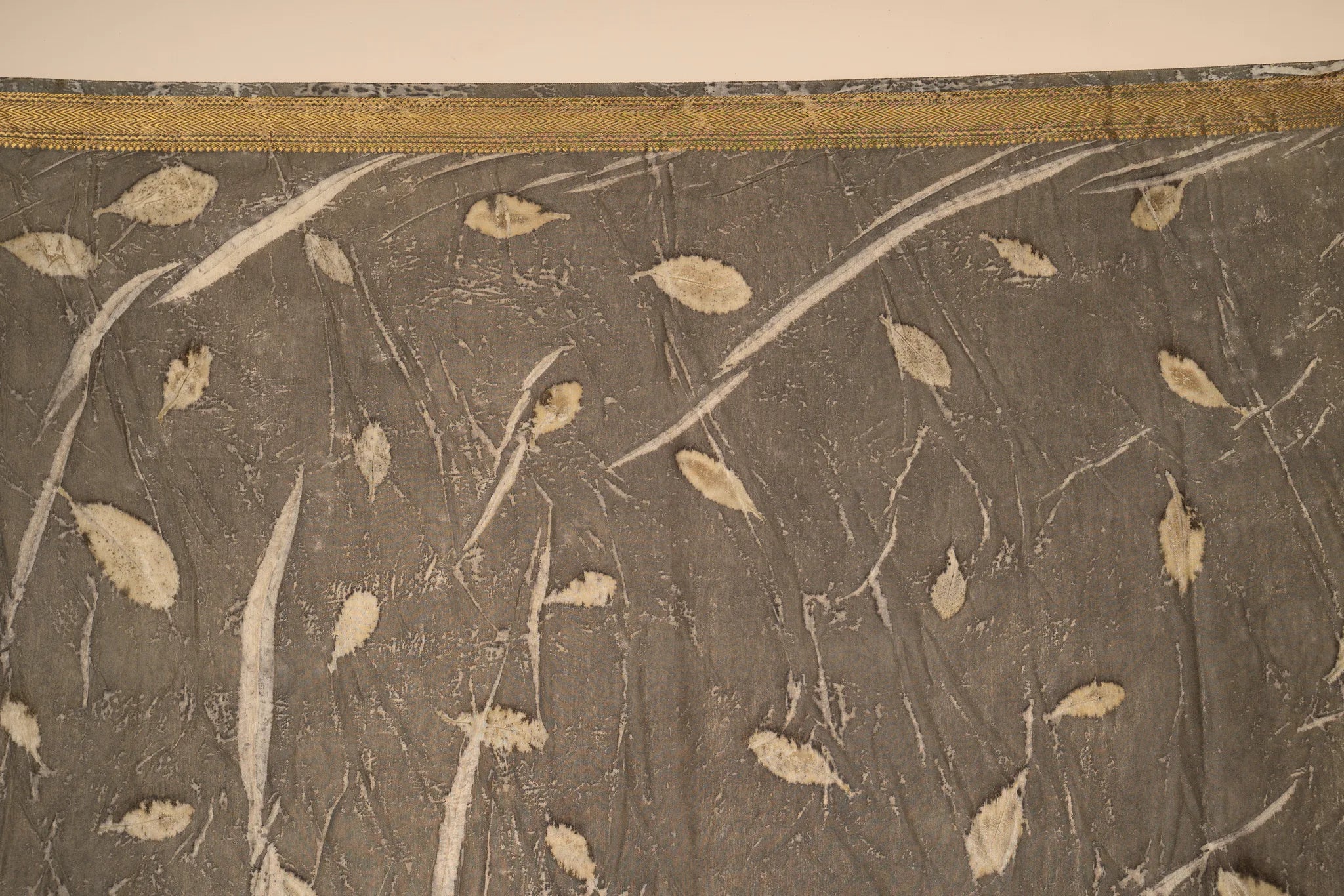 Grey Eco Print Chanderi Silk Saree - view 4