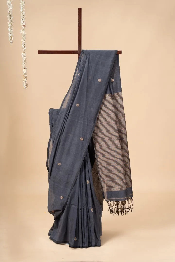 Grey Handwoven Bengal Cotton Saree - view 2