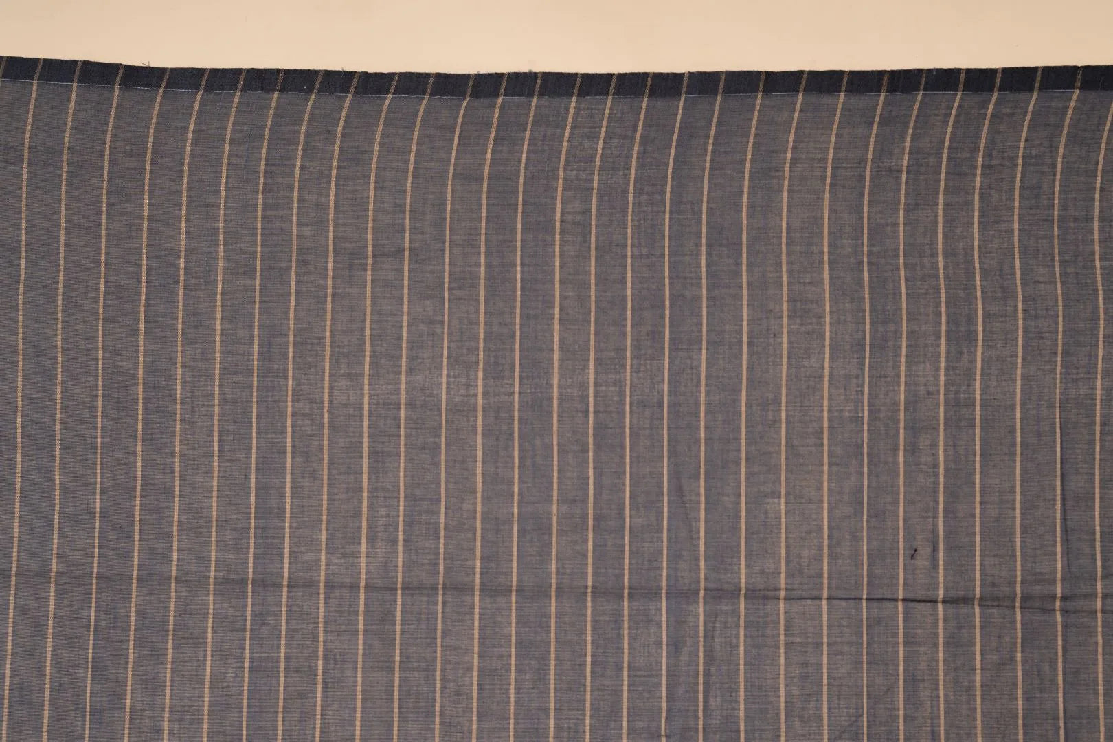 Grey Handwoven Bengal Cotton Saree - view 4