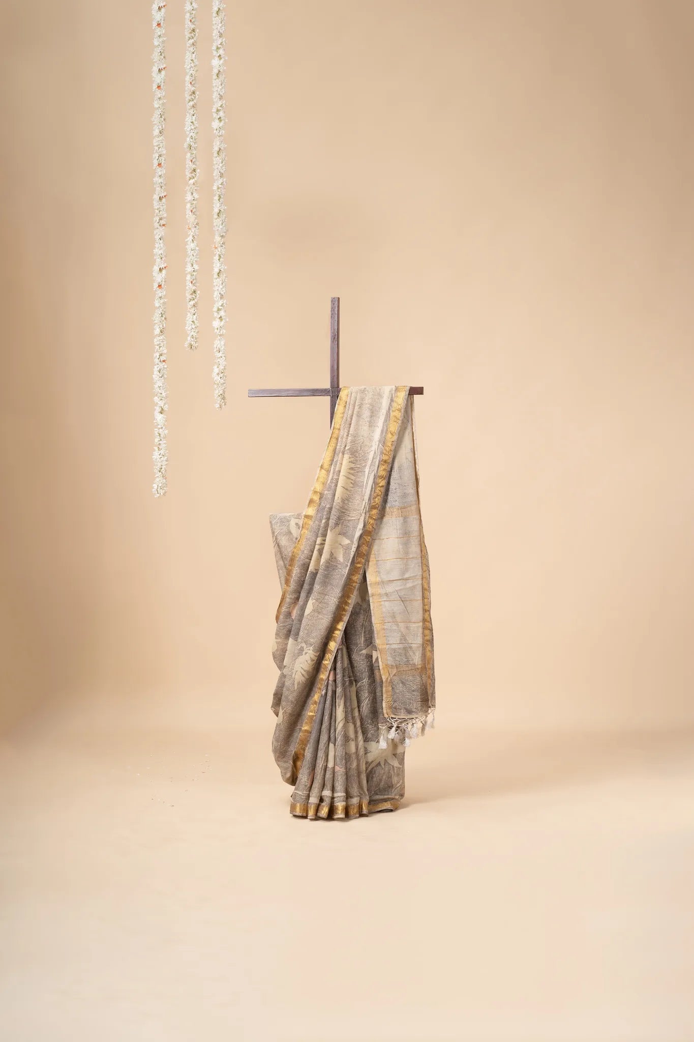 Grey Eco Print Chanderi Silk Saree - view 2
