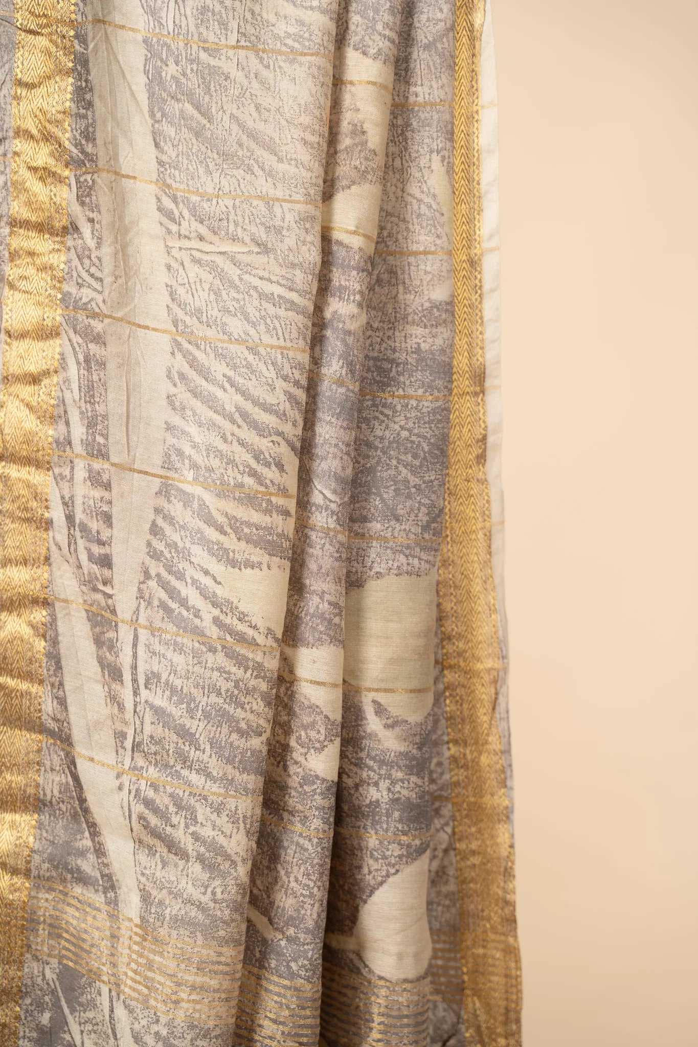 Grey Eco Print Chanderi Silk Saree - view 3