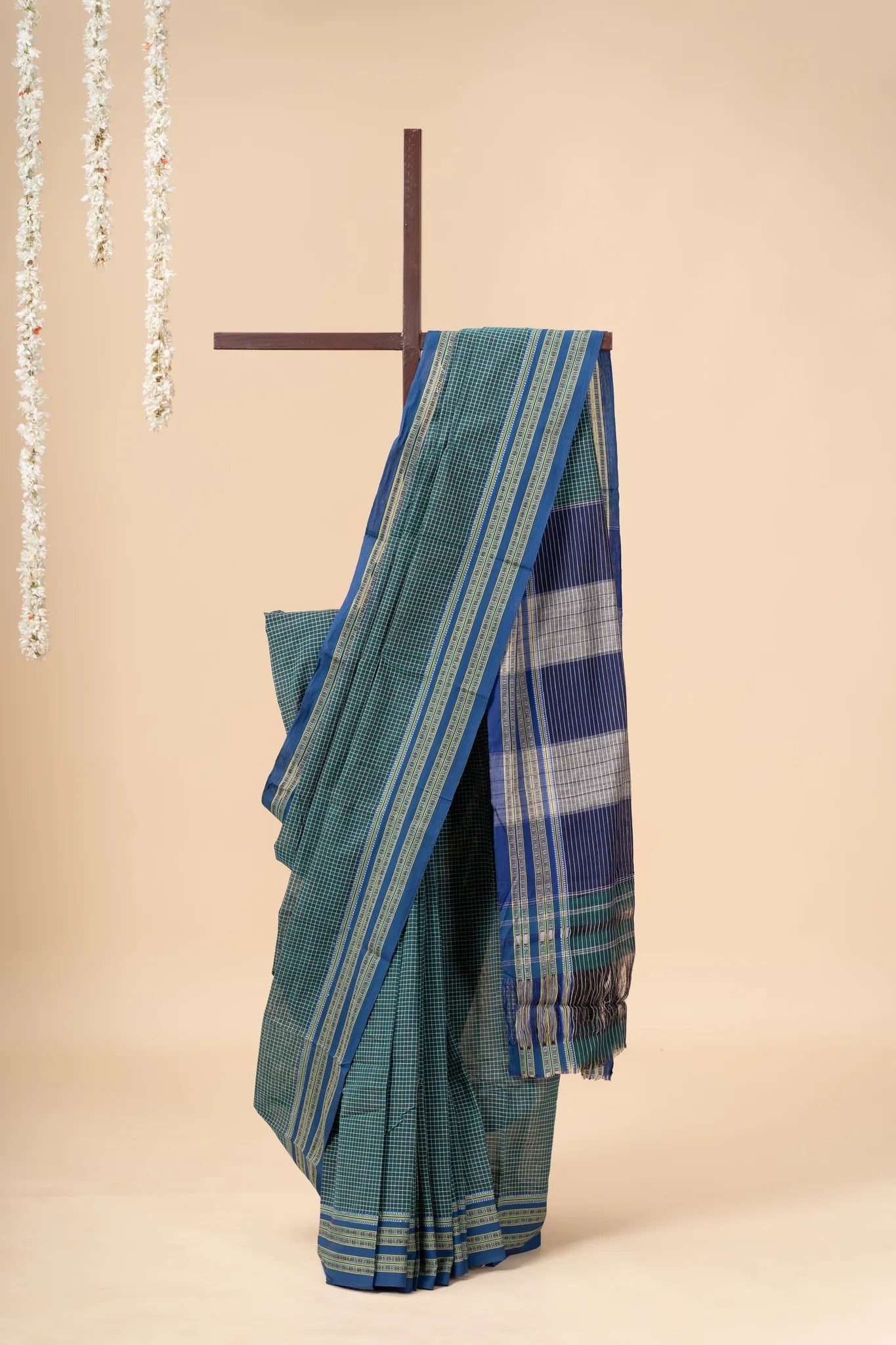 Teal Green Patteda Anchu Handloom Cotton Saree