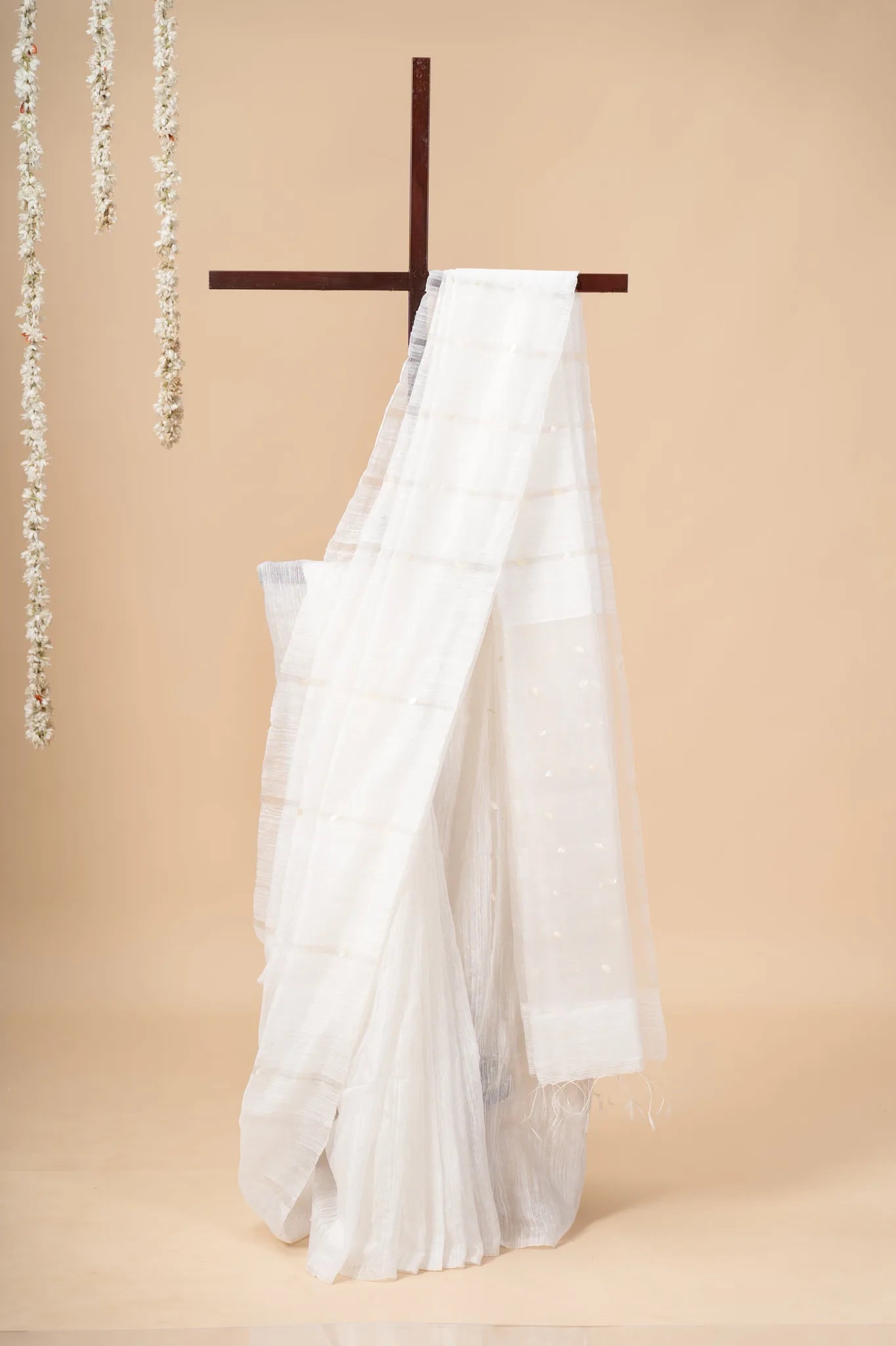 White Gini Matka Silk Saree - view 2