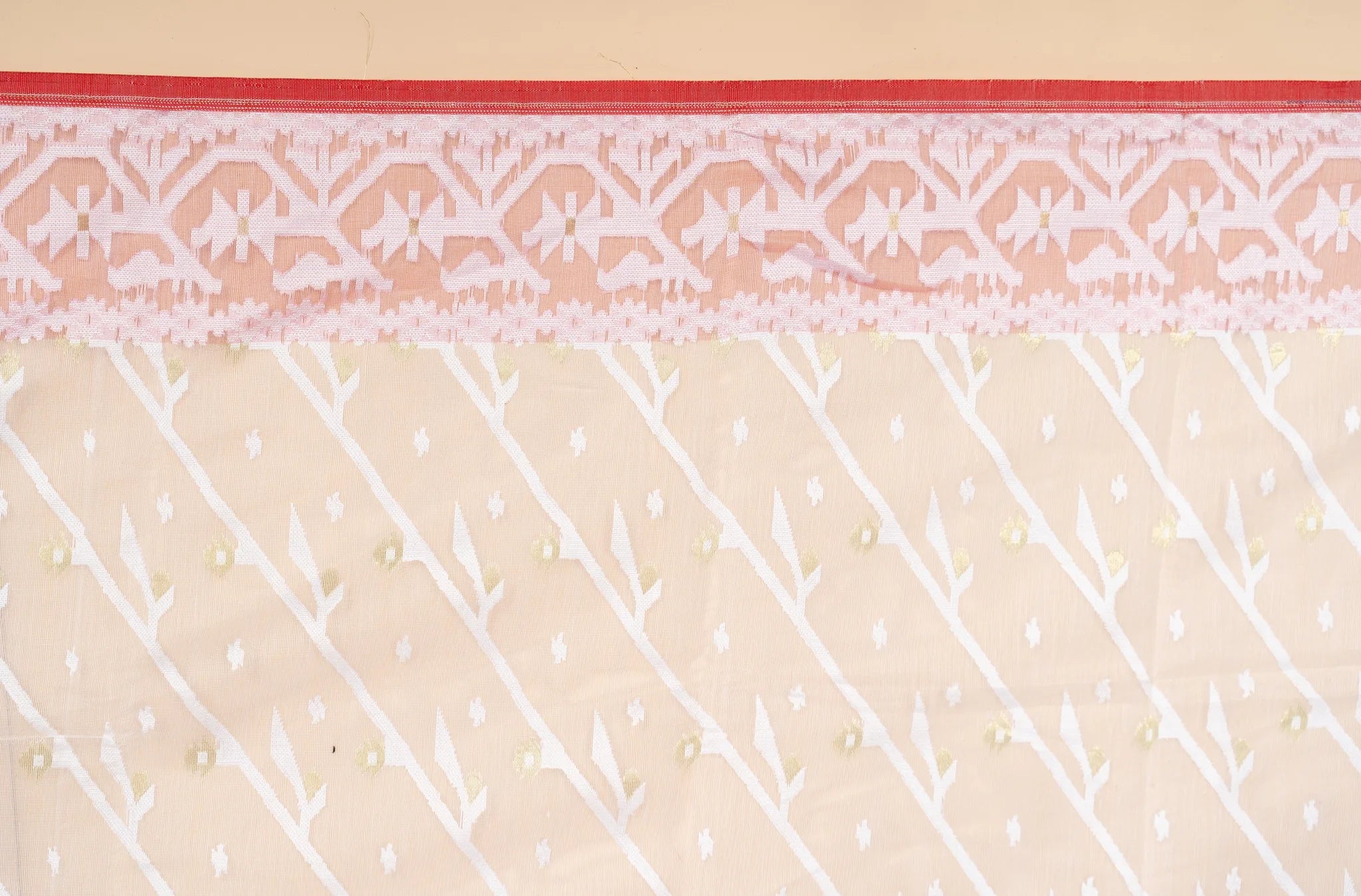 White with Red Pallu jamdani Saree - view 4